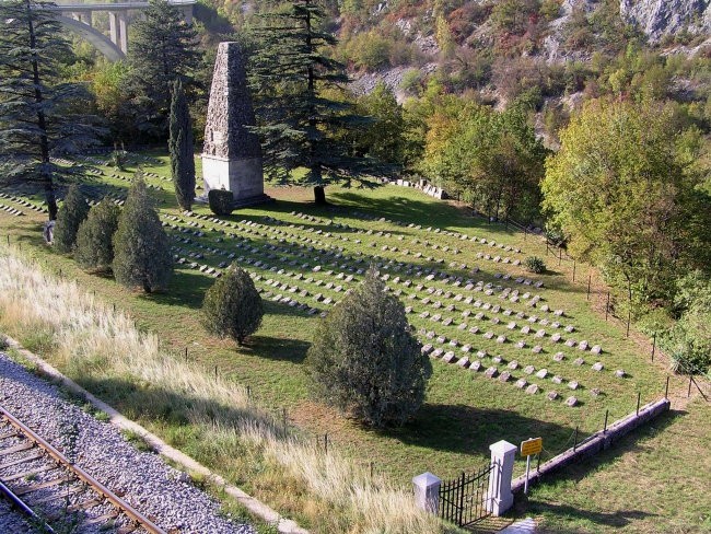 avstro - ogrsko vojaško pokopališče v Solkanu