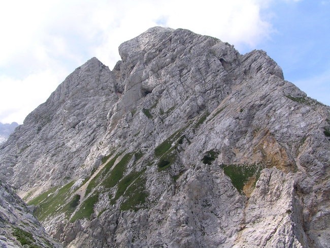 pogled s škrbine Kotliči - 1976 m nm med Brano in Tursko goro proti vrhu Turske gore - 225