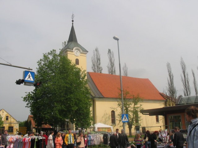 Cerkev v trnovski vasi