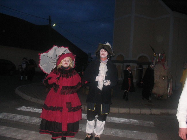 Dobrovce- pustna povorka - foto povečava