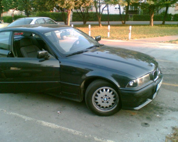 BMW E36 318is - foto