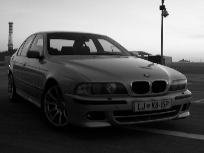 Moj BMW E39 528i - foto povečava