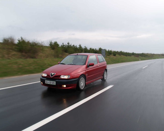 Slikanje v dezu na avtocesti - foto povečava