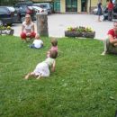 povsod nas je dosti