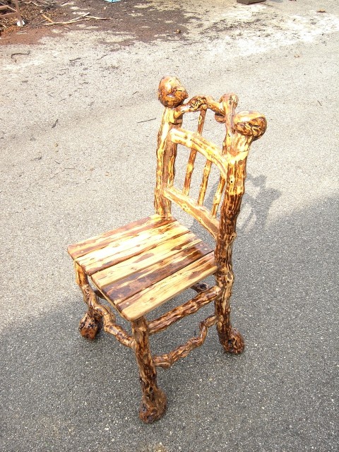 Stoli - narejeni iz vinske trte - foto