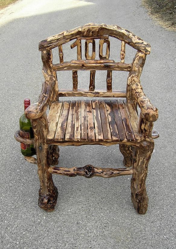 Stoli - narejeni iz vinske trte - foto povečava