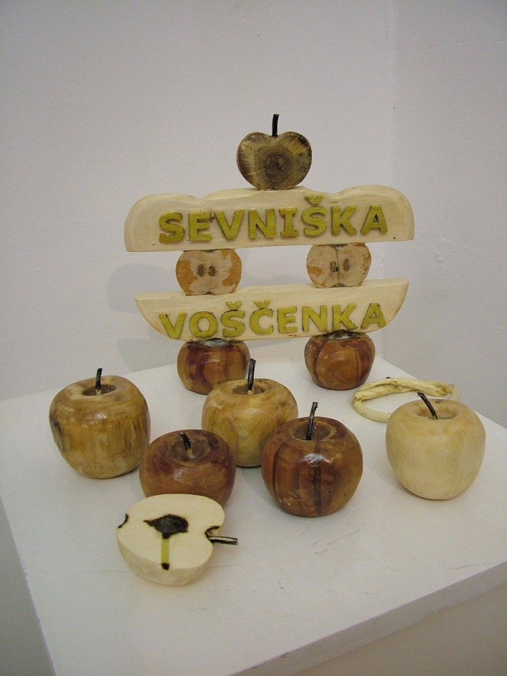 Jabolka, ki sem jih naredil za razstavo Sevniška voščenka za Vrtec Sevnica