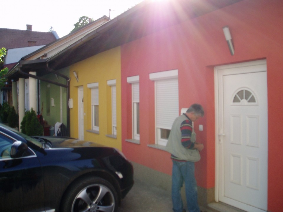 Vhod v hišo ( Hiša je totalno prenovljena pred 5imi leti. Nova izolacija, talno gretje....