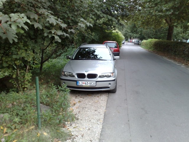 Moj BMW 320 d - foto