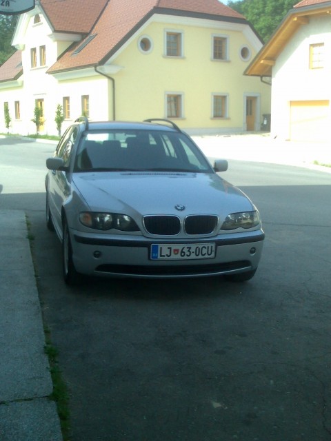 Moj BMW 320 d - foto
