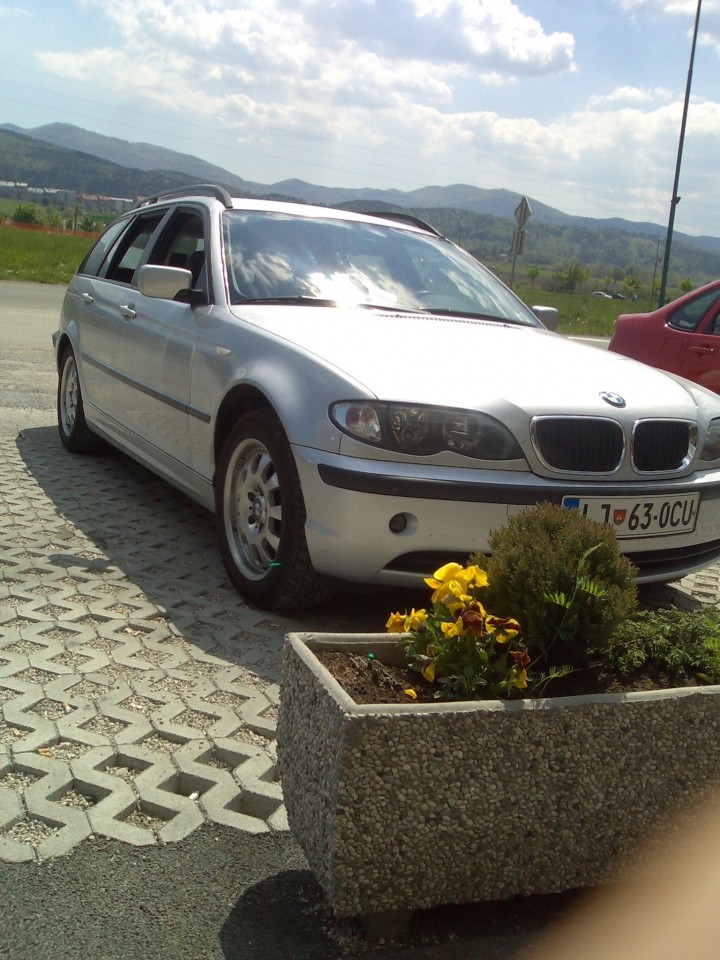 Moj BMW 320 d - foto povečava