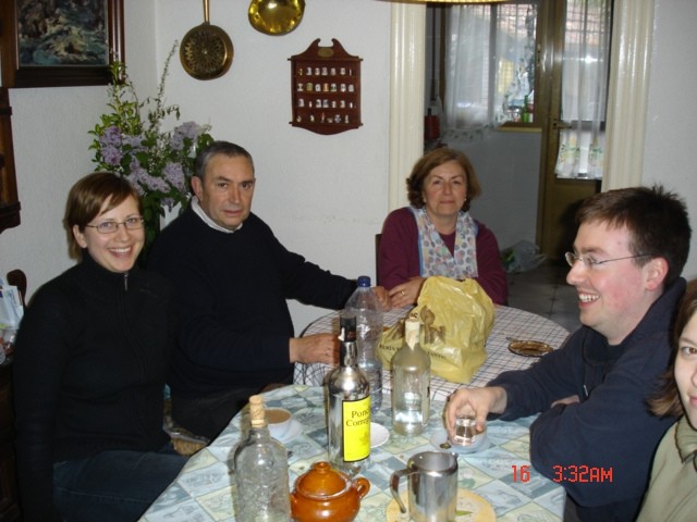 Kosilo v Torrelavegi pri Marii Antonii in Luciu (16.4.2005)