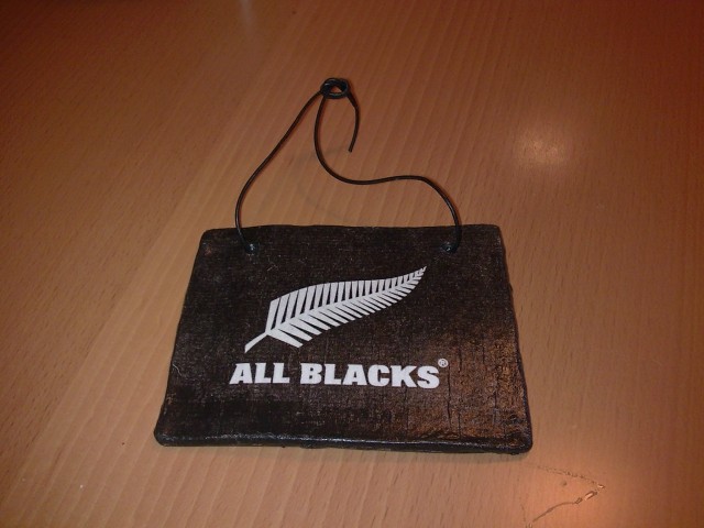 Poservetkana ploščica iz das mase (sprintan servetek), darilo za rugby-jaša :)