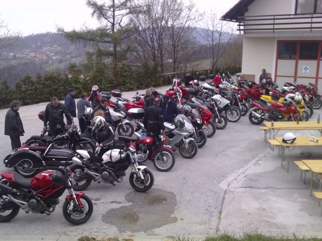 Srečanje Ducatistov in blagoslov10.4.2010 - foto
