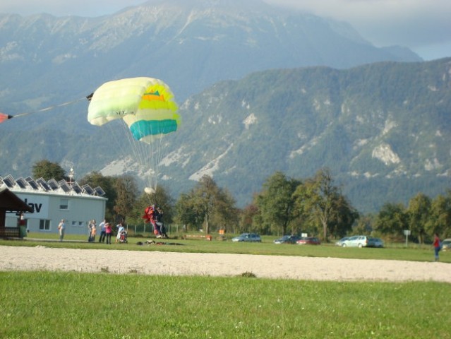 Skok s padalom - foto