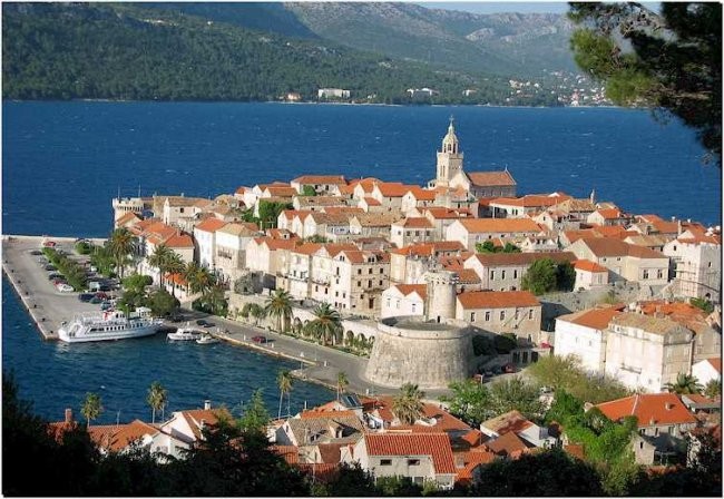 Pogled na mesto Korčula.