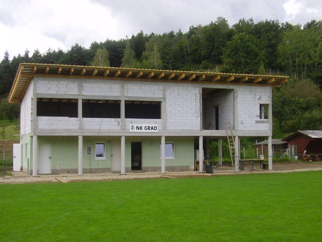 Pogled na novo gradnjo Gračkih slačilnic
