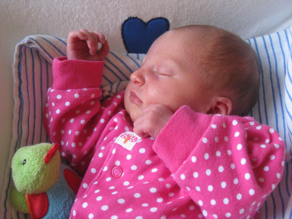 Naša prinčipeska Liza - prvi mesec - foto povečava