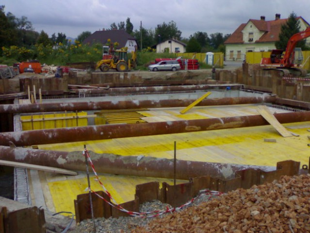 Iskop zadrzevalni bazen verd - foto