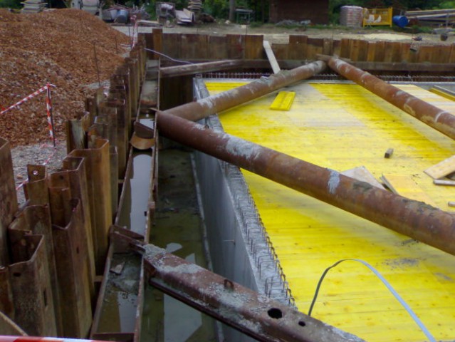 Iskop zadrzevalni bazen verd - foto