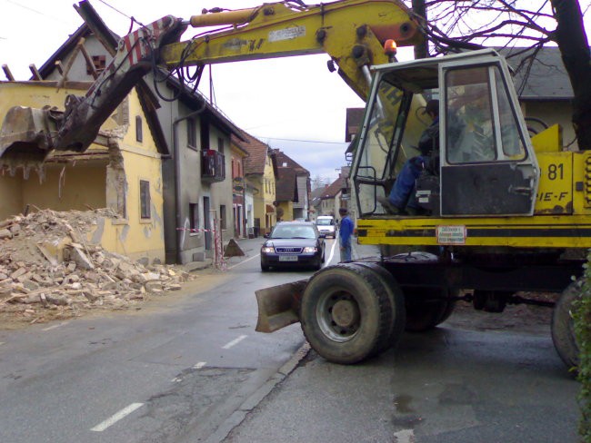 Rušenje Vrhnika - Stara cesta - foto povečava