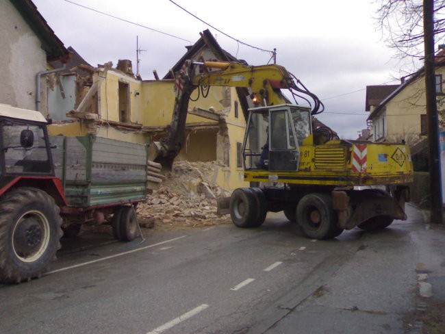 Rušenje Vrhnika - Stara cesta - foto povečava