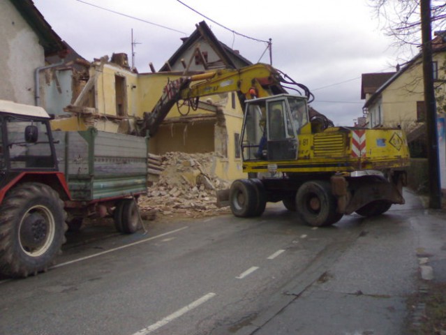 Rušenje Vrhnika - Stara cesta - foto