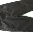 črne hlače slim fit h&m 158, 8€