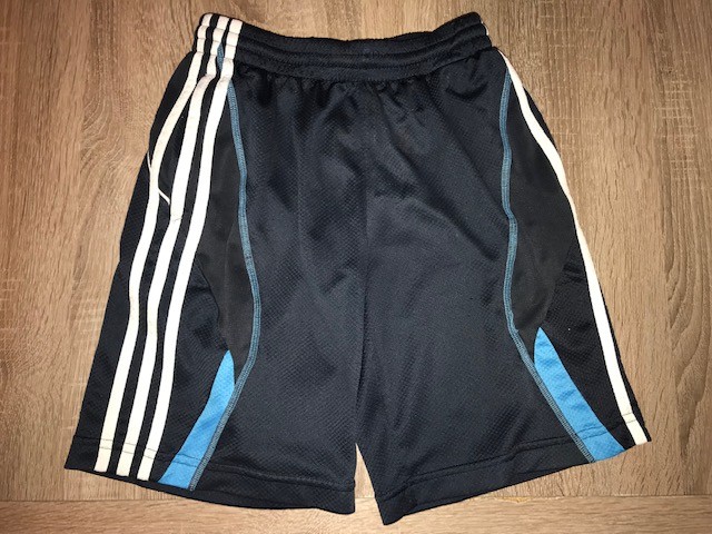 Adidas 152, 3€