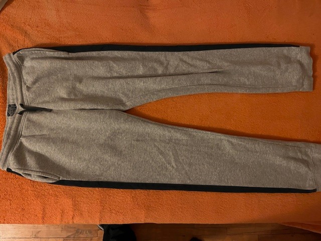 Siva bombažna trenerka,, 176, 4€