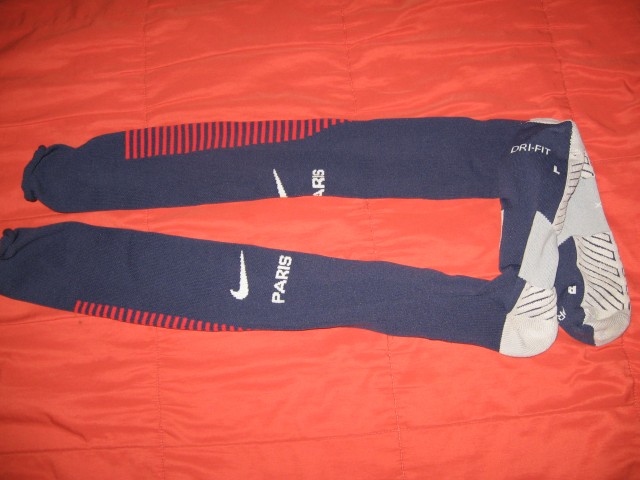 Nogavice za nogomet Nike, velikost L oz.  42-46, zelo malo nošene, 2€