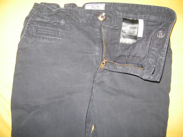 Temno modre kavbojke h&m slim stretch, 140, z regulacijo v pasu, 3€