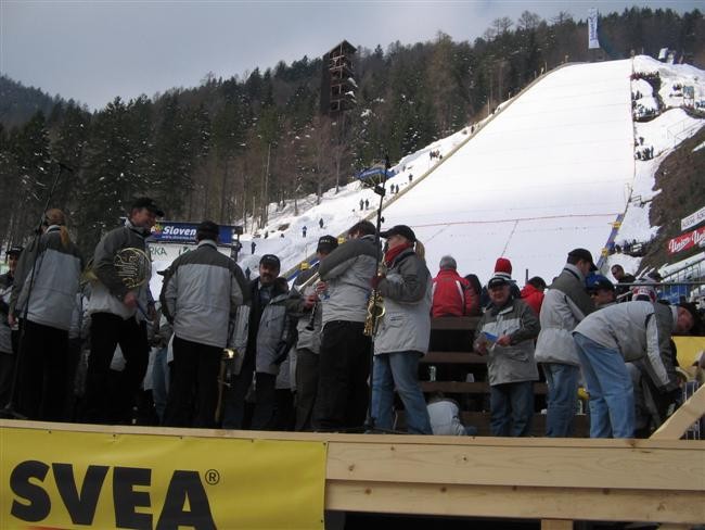 PLANICA 2006 - POLETI NA VELIKANKI 18. marec  - foto povečava