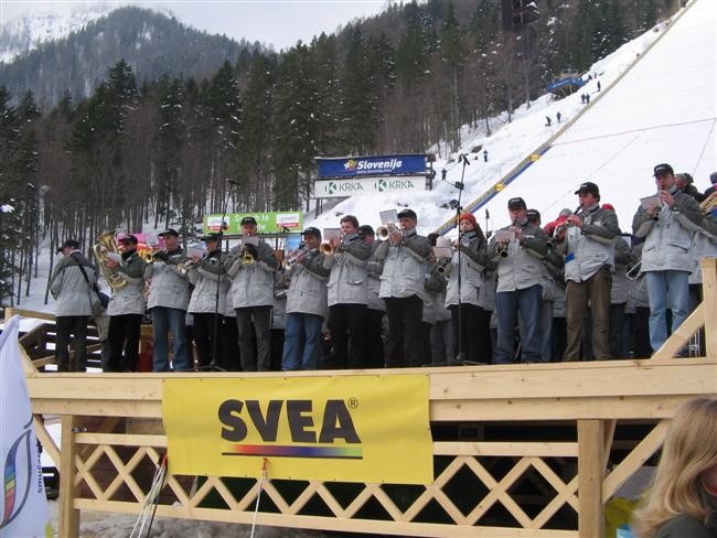 PLANICA 2006 - POLETI NA VELIKANKI 18. marec  - foto povečava