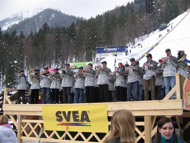 PLANICA 2006 - POLETI NA VELIKANKI 18. marec  - foto povečava