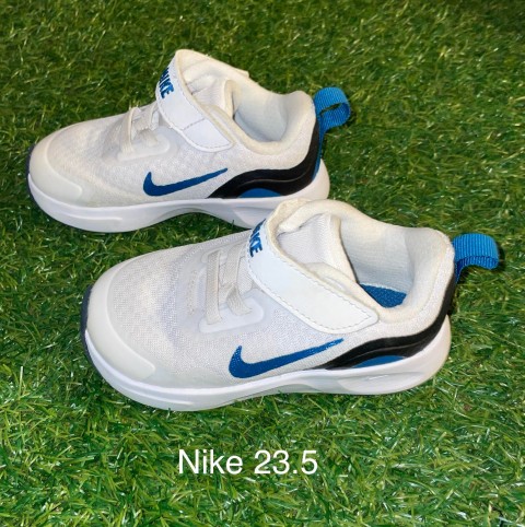 Nike 23.5 15€