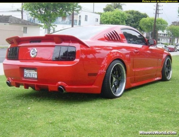 Ford mustang - foto