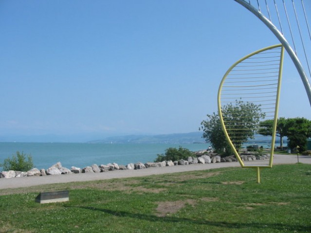 Jezero v ozadju =)