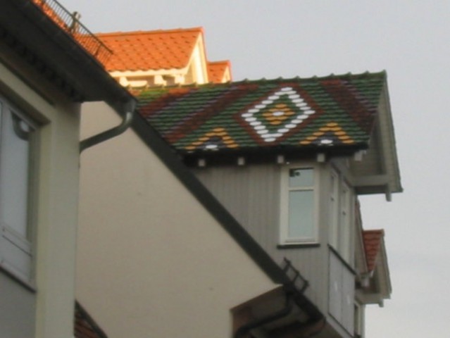še ena barvna strehca =)