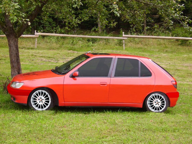 PHOTOSHOP PREDELAVA. UPAM DA KMALU V ŽIVO