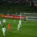 Kuyt v akciji