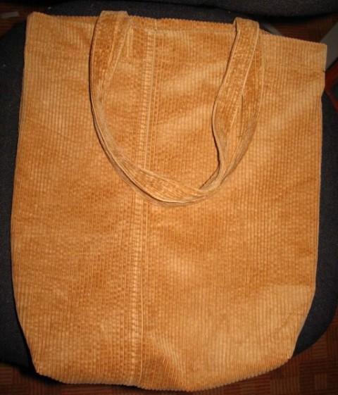 ...drugic:) to je sedaj nova torbica od *andre* :)
