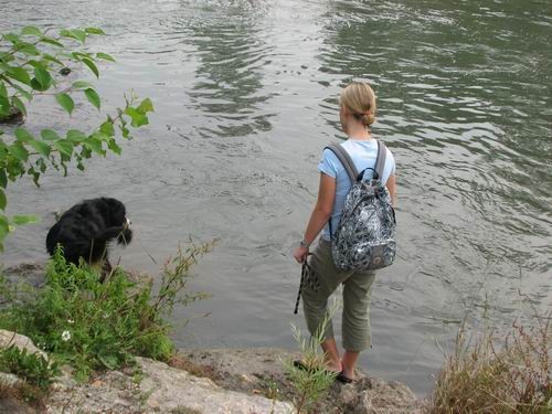 Rina,Lenny in Chaya na izletu pri izviru Kamn - foto povečava