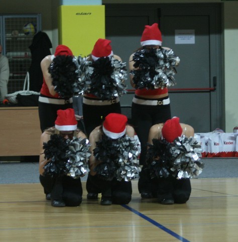 Novoletni cheerleading
20.12.2008
(Pume)