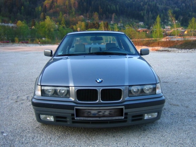 BMW 325i - foto