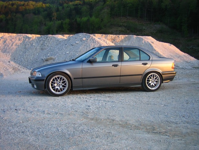 BMW 325i - foto povečava