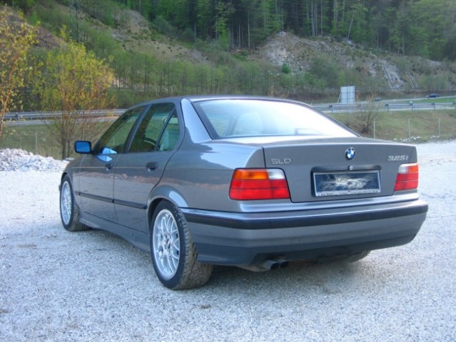 BMW 325i - foto