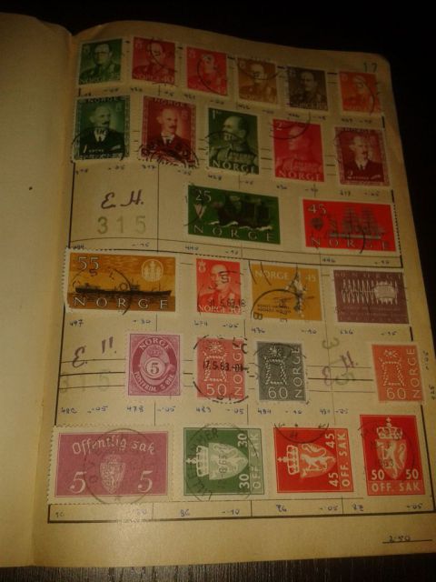 Old album with stamps - foto