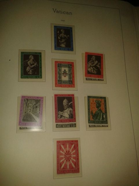 Vatikan stamps - fascicles like catalogue - foto