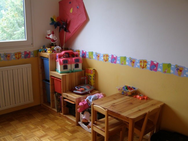 Otroška soba 2. .. zamenjano okno, vrata, oplesk 